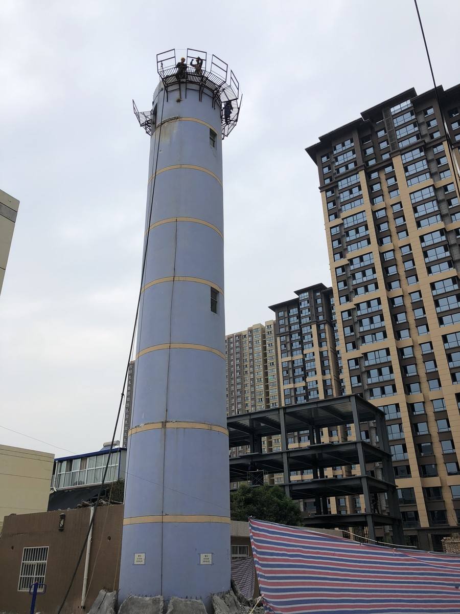 烟囱拆除为什么要请专业的拆除公司？