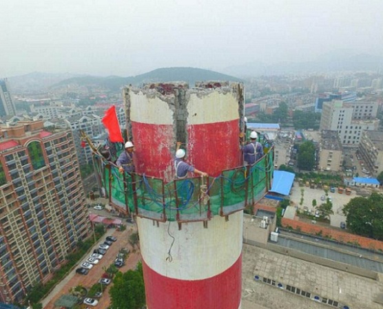 水泥烟囱定向拆除操作方法