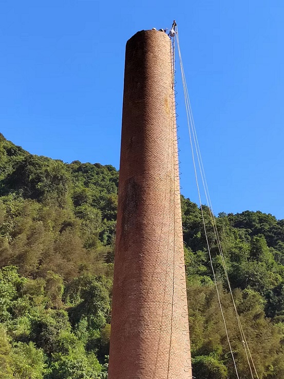 烟囱拆除公司:引领更加环保,高效的新拆除方式